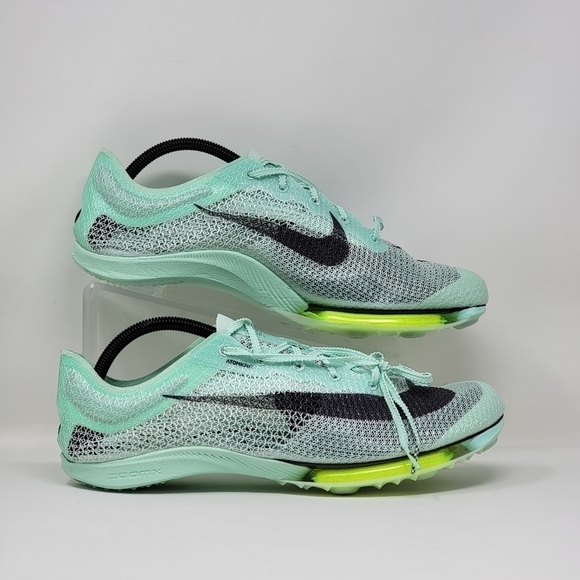 Athletic_Shoes